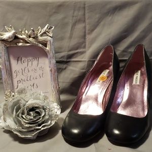 $ Steve Madden Black Heels - Size 10